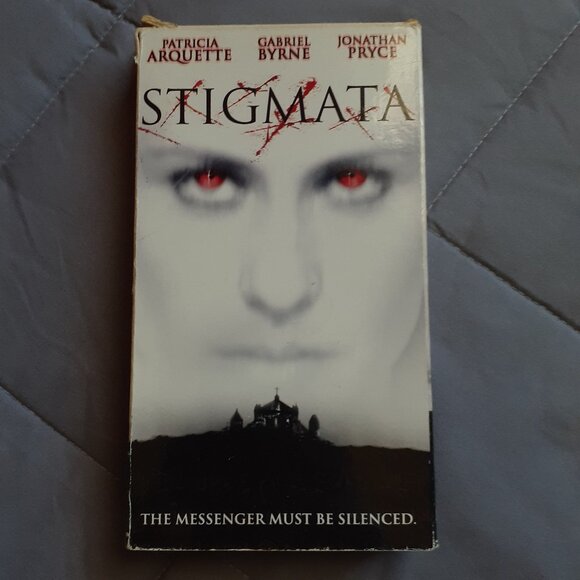 Stigmata (VHS) 1999 Tested Horror Patricia Arquette Gabriel Byrne Jonathan Pryce - Picture 1 of 8